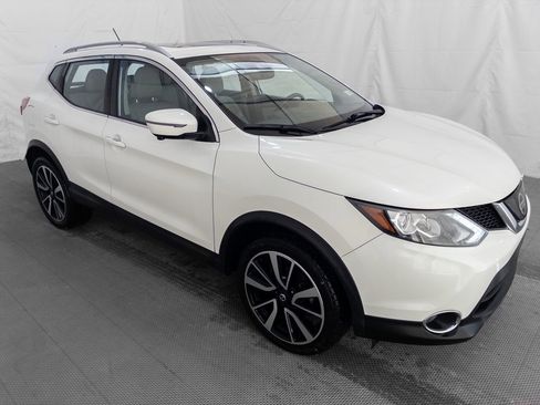 Used 2019 Nissan Rogue Sport SL w/ Premium Package image 11