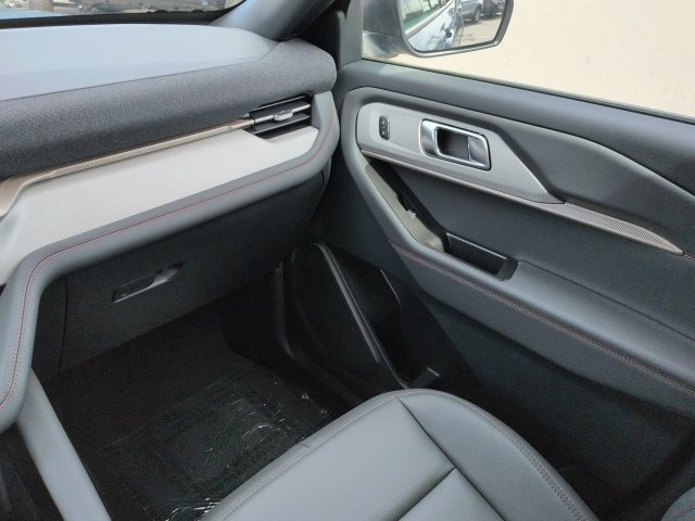 New 2027 Ford Explorer Active w/ Active Comfort Package RWD image 17