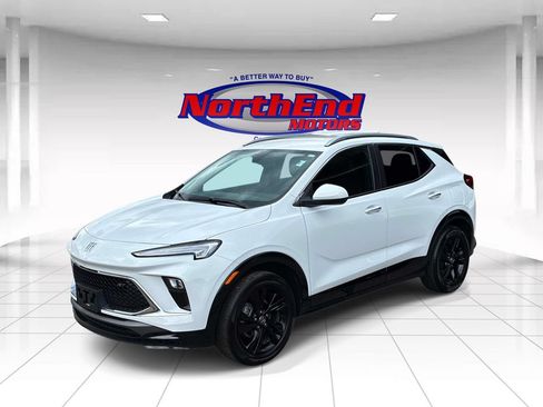 Used 2024 Buick Encore GX Sport Touring FWD image 3
