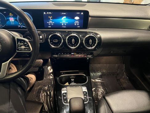 Used 2019 Mercedes-Benz A 220 4MATIC image 16