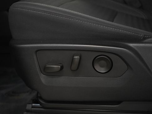 Used 2023 GMC Yukon SLE image 29