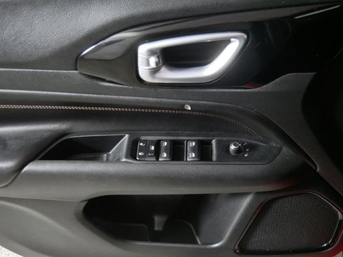 Used 2022 Jeep Compass Limited image 19