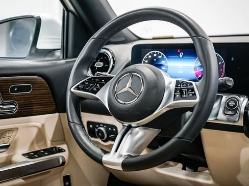 Used 2026 Mercedes-Benz GLB 250 image 15