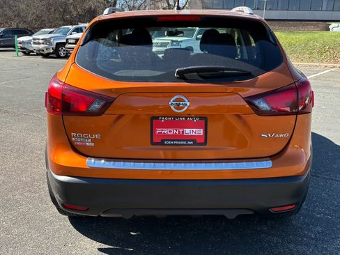 Used 2017 Nissan Rogue Sport SV w/ SV Premium Package image 8
