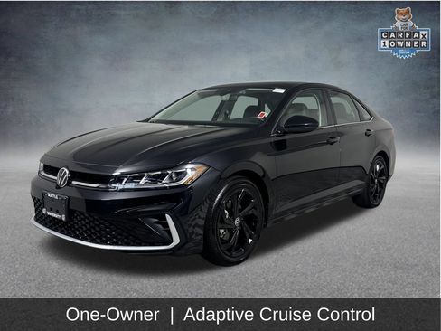 Used 2025 Volkswagen Jetta SE FWD image 3