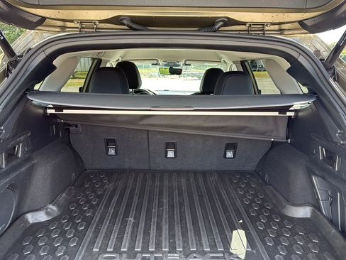 Used 2024 Subaru Outback Limited image 11