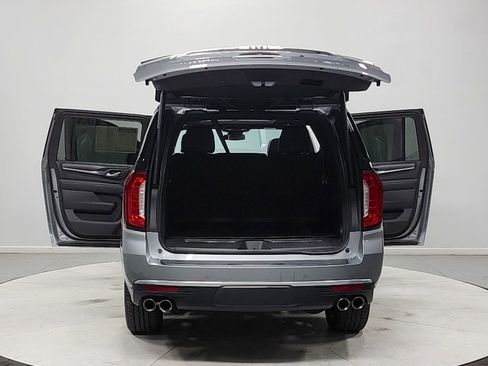 Used 2023 GMC Yukon XL Denali RWD image 14