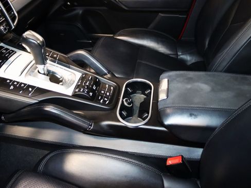 Used 2016 Porsche Cayenne GTS AWD/4WD image 41
