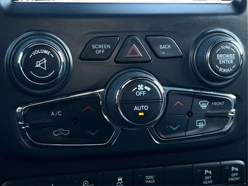 Used 2018 RAM 2500 Power Wagon w/ Luxury Group AWD/4WD image 38