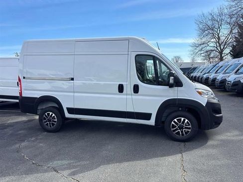 New 2025 RAM ProMaster 1500 w/ Quick Order Package 22G SLT image 2