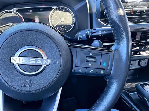 Used 2023 Nissan Rogue SL w/ SL Premium Package image 24