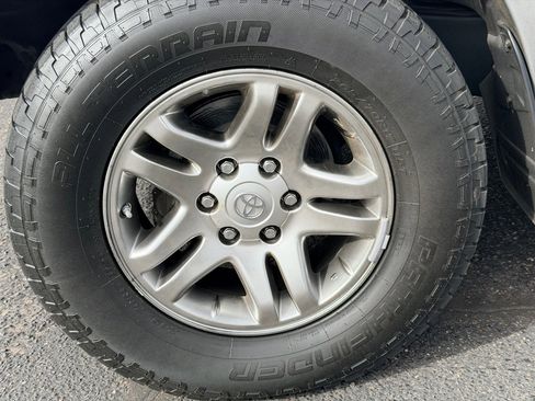 Used 2005 Toyota Sequoia Limited image 41