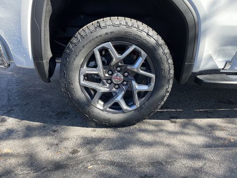 New 2026 GMC Sierra 1500 SLT w/ SLT Premium Plus Package image 9