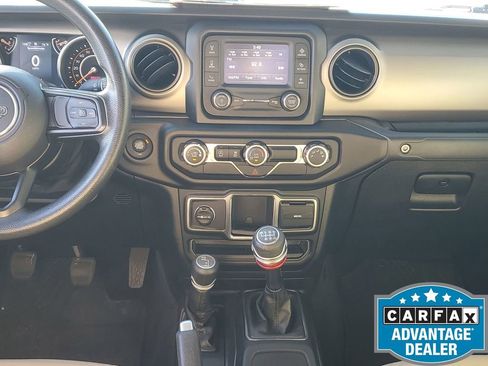Used 2021 Jeep Gladiator Sport image 30