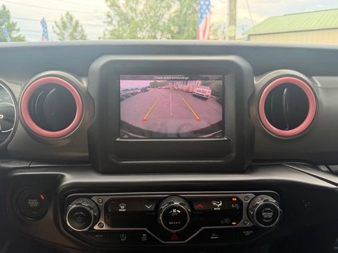 Used 2022 Jeep Wrangler Unlimited Sport AWD/4WD image 17