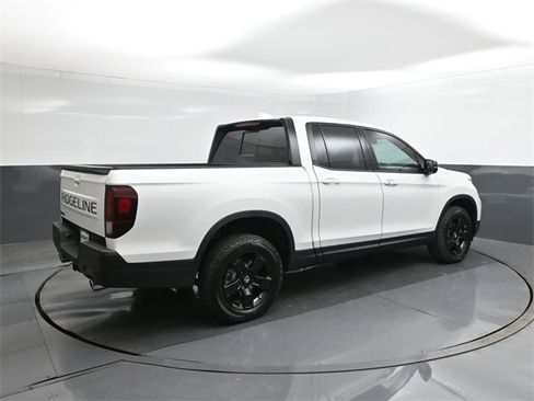New 2026 Honda Ridgeline Black Edition image 11