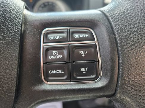 Used 2019 RAM 1500 Express AWD/4WD image 38