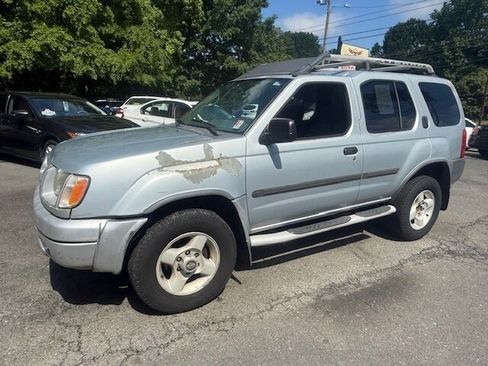 Used 2001 Nissan Xterra SE image 1