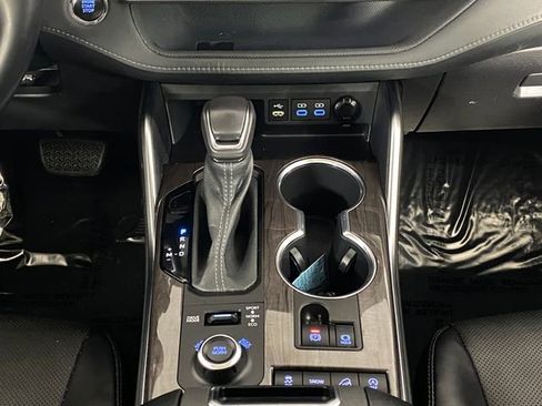 Used 2022 Toyota Highlander Platinum image 19