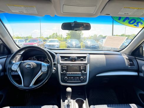 Used 2017 Nissan Altima 2.5 SV FWD image 12