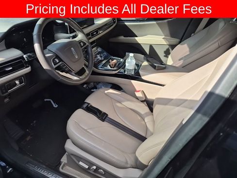 Used 2023 Lincoln Nautilus FWD image 16