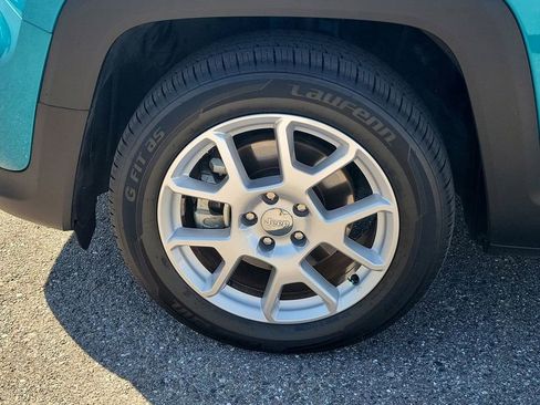 Used 2021 Jeep Renegade Latitude image 17