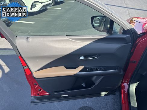 Used 2025 Lexus UX 300h FWD image 14