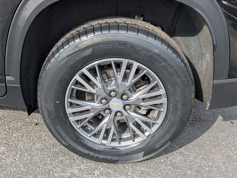 Used 2024 Chevrolet Traverse LT image 30