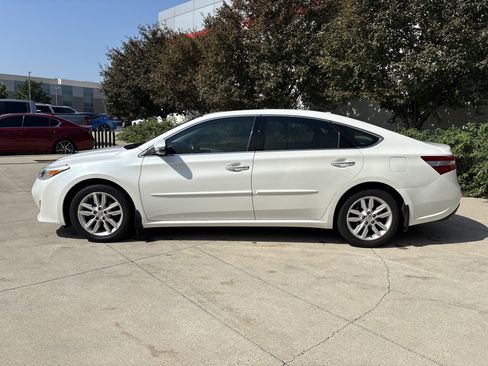 Used 2015 Toyota Avalon XLE Premium FWD image 9