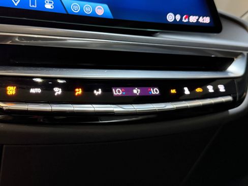 Certified 2024 Cadillac Lyriq Tech RWD image 31