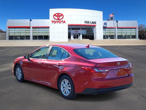 Used 2025 Toyota Camry LE image 3