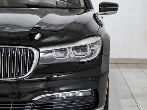 Used 2017 BMW 740i xDrive image 46