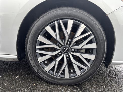 Used 2023 Nissan Altima 2.5 SV image 9