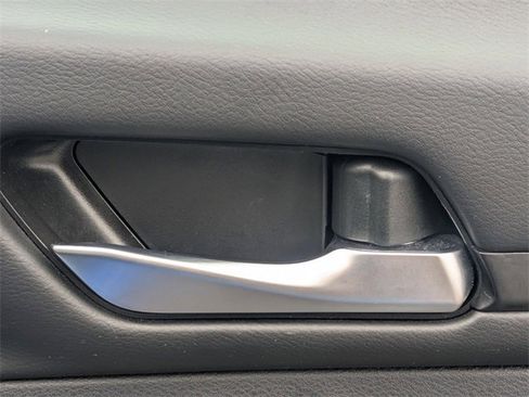 Used 2025 Nissan Altima 2.5 SV image 33