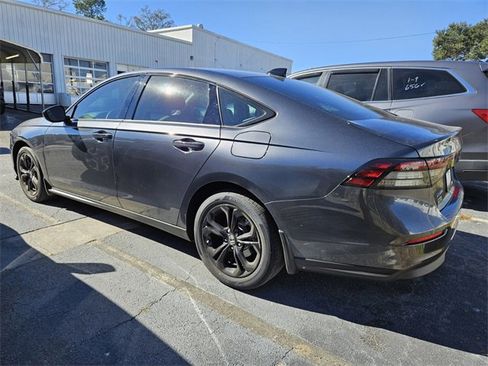 Used 2025 Honda Accord SE image 10