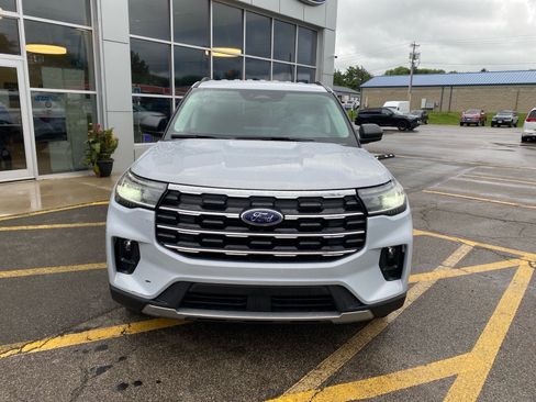 Used 2025 Ford Explorer Active w/ Active Comfort Package AWD/4WD image 9