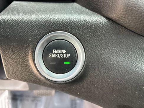 Used 2024 GMC Terrain SLE image 25