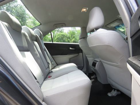 Used 2014 Toyota Camry LE FWD image 16