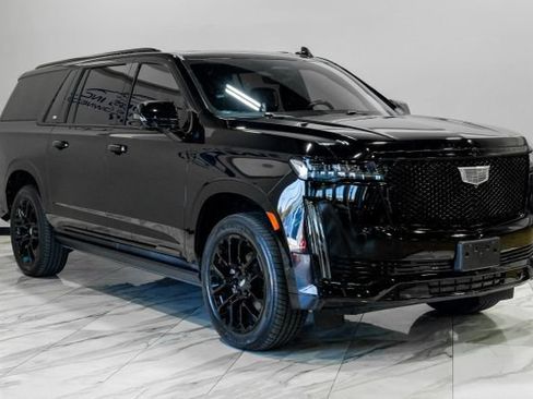 Used 2022 Cadillac Escalade ESV Sport Platinum w/ Heavy-Duty Trailer Package AWD/4WD image 10