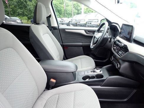 Used 2022 Ford Escape SE w/ SE Sport Appearance Package AWD/4WD image 10