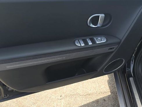 Used 2024 Hyundai Ioniq 5 Limited image 10