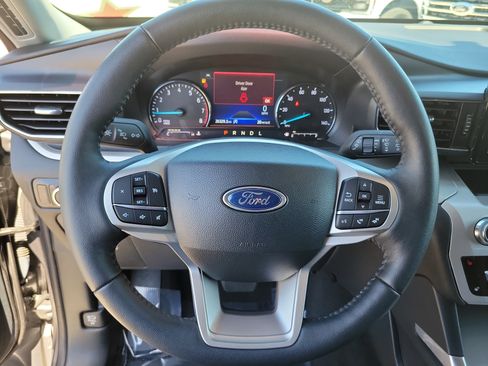 Used 2024 Ford Explorer XLT w/ Equipment Group 202A RWD image 21