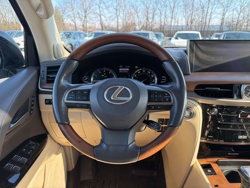 Used 2020 Lexus LX 570 4WD w/ Luxury Package image 13