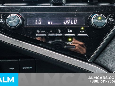 Used 2022 Toyota Camry SE image 34