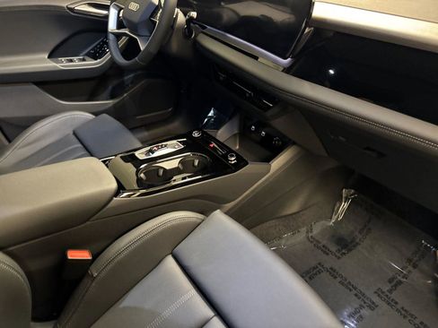 New 2025 Audi Q6 e-tron Premium Plus image 14
