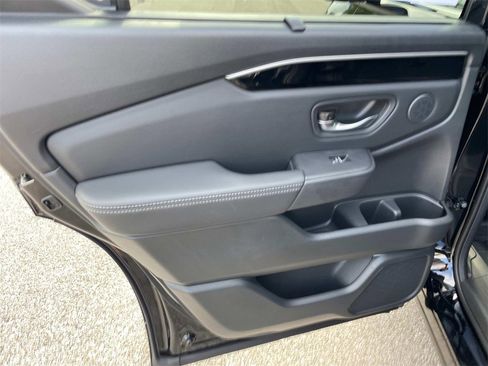 New 2025 Honda Pilot EX-L image 14