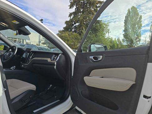 Used 2026 Volvo XC60 B5 Plus w/ Climate Package AWD/4WD image 11