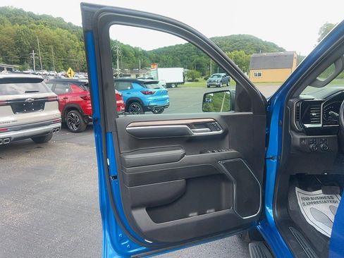 Used 2022 Chevrolet Silverado 1500 RST image 11