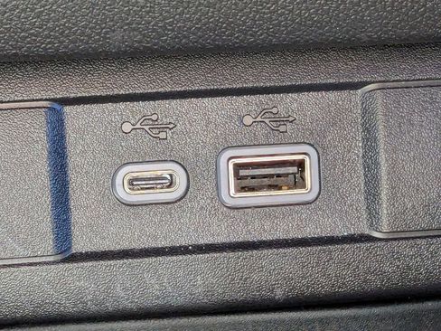 Used 2024 Chevrolet Colorado Z71 w/ Z71 Convenience Package 2 image 24