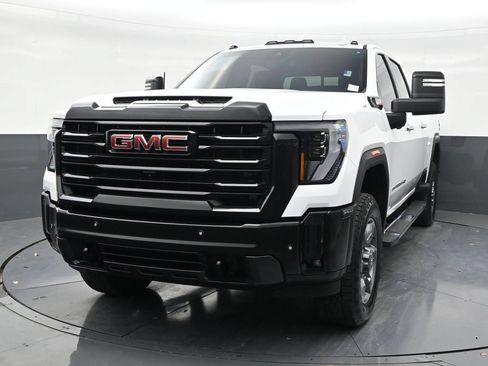 Used 2025 GMC Sierra 2500 SLT w/ SLT Premium Package AWD/4WD image 8
